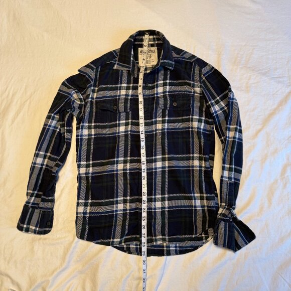 Aeropostale Women's Plaid Grunge Navy, Green, and White Button Down XS - Picture 6 of 6